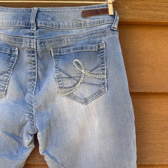 Wallflower Womens Light Wash Skinny Jeans Mid-Rise Stretch Denim Size 7 - Picture 10 of 14